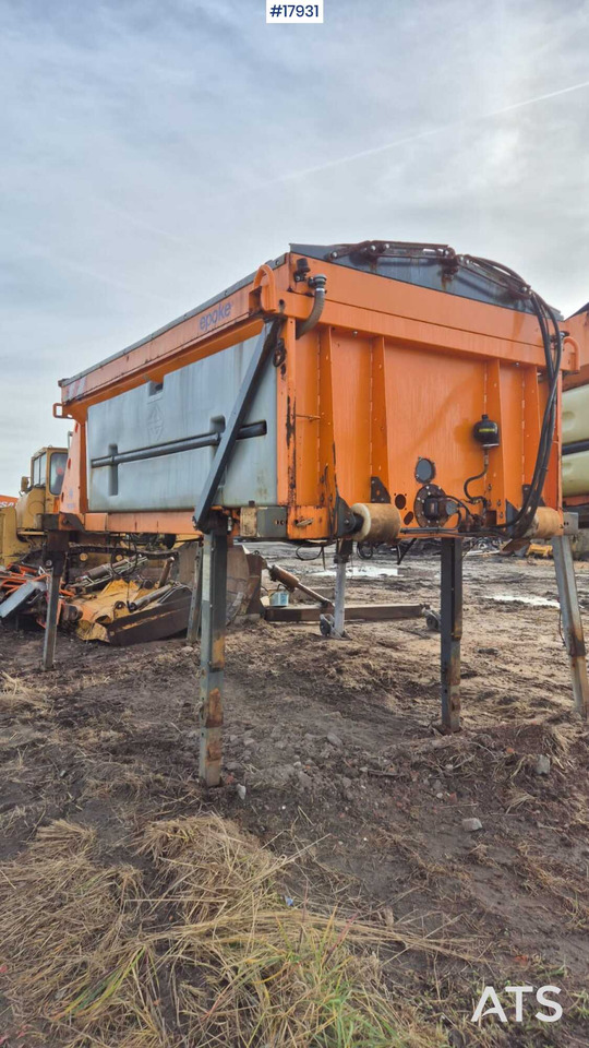 EPOKE SH3401 5m3 sand/salt spreader (2007) - מכונות אחרות: תמונה 5 EPOKE SH3401 5m3 sand/salt spreader (2007) - מכונות אחרות: תמונה 5