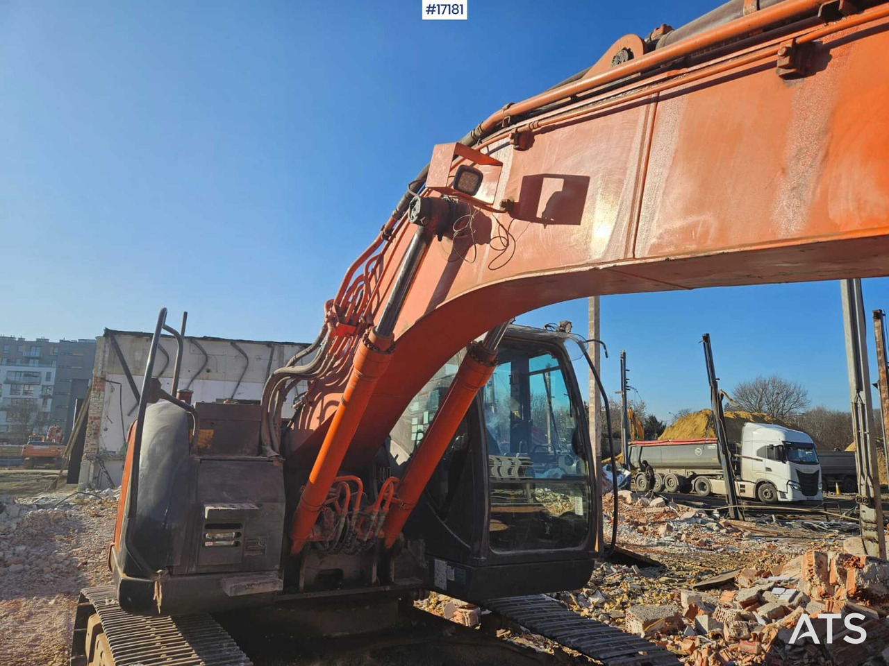 Hydraulic excavator Hitachi ZX225 LC (2013) - מחפר סורק: תמונה 4 Hydraulic excavator Hitachi ZX225 LC (2013) - מחפר סורק: תמונה 4