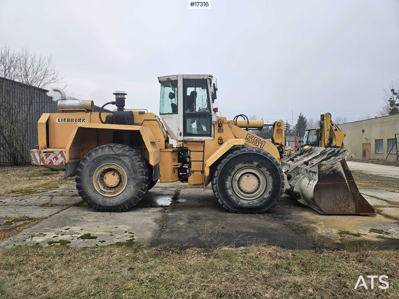 LIEBHERR L551 wheel loader (1995) - מעמיס גלגלים: תמונה 5 LIEBHERR L551 wheel loader (1995) - מעמיס גלגלים: תמונה 5