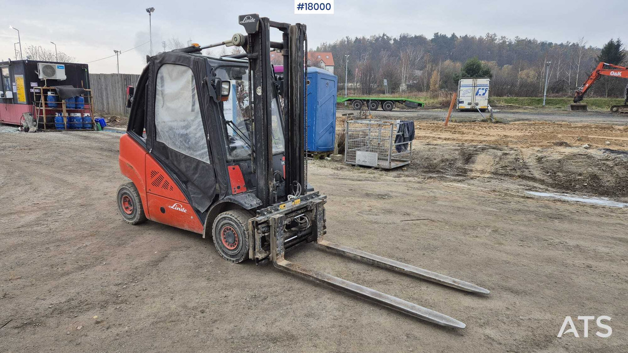 LINDE H25T forklift (2009) - מלגזת סולר: תמונה 3 LINDE H25T forklift (2009) - מלגזת סולר: תמונה 3