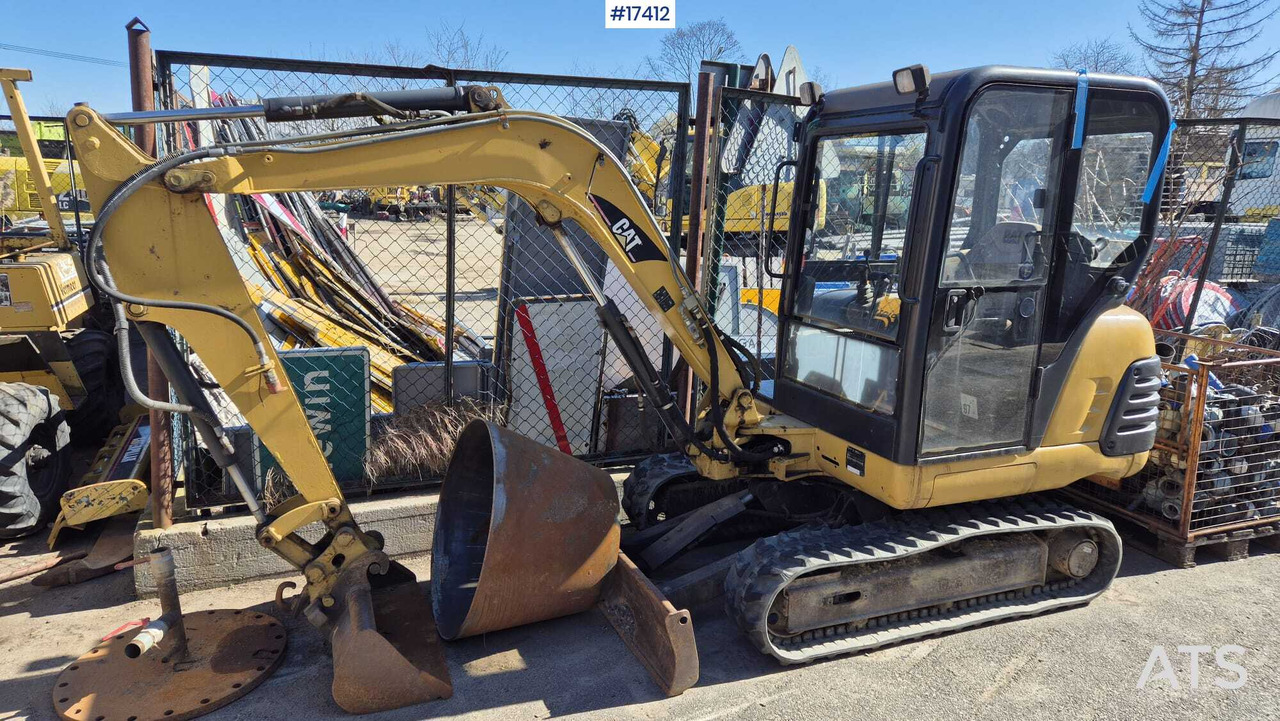 Mini excavator CATERPILLAR 302.5 (2004) two buckets, quick couplers. - מיני מחפר: תמונה 1 Mini excavator CATERPILLAR 302.5 (2004) two buckets, quick couplers. - מיני מחפר: תמונה 1