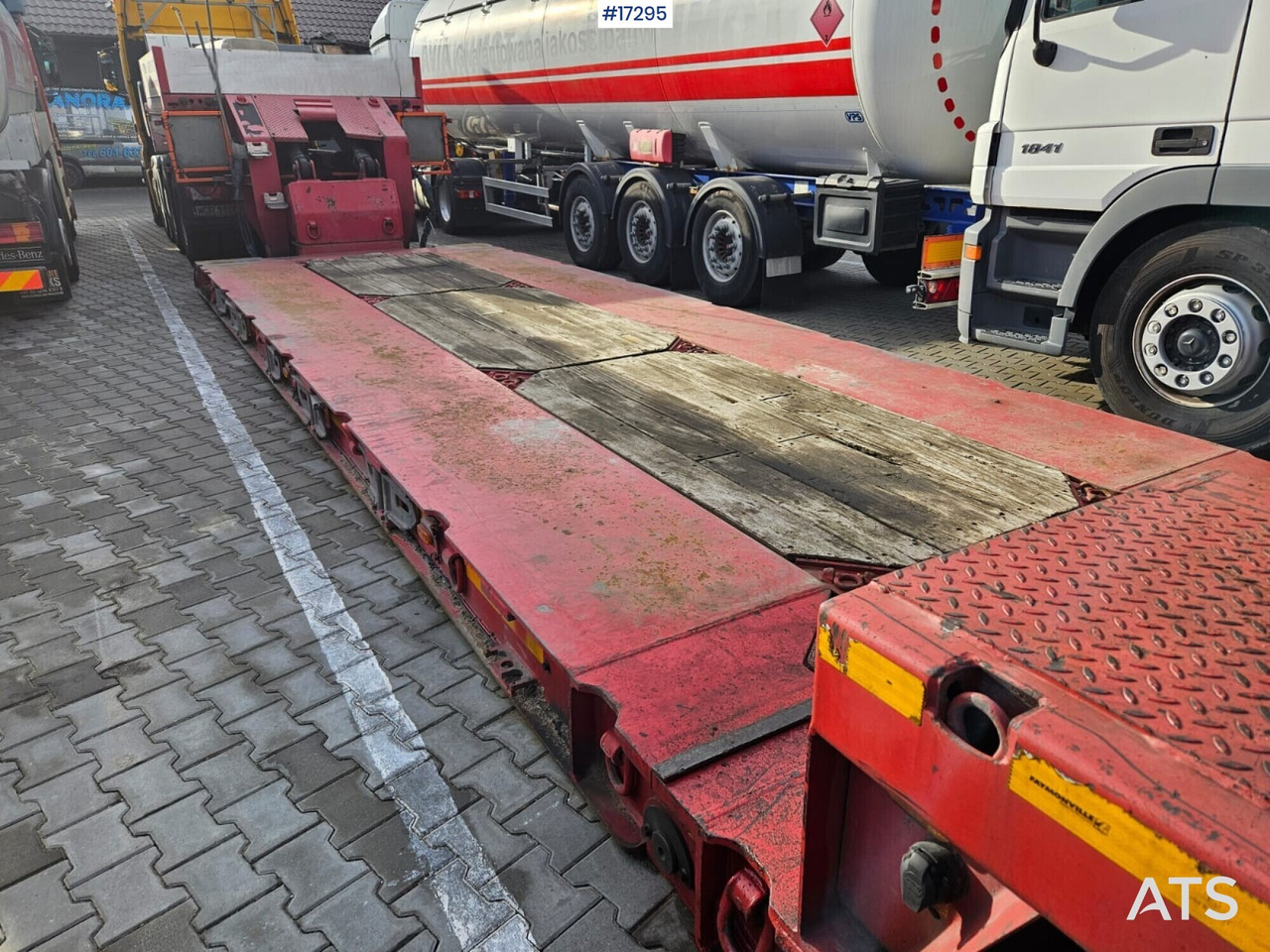 Truck semi-trailer, low-bed FAYMONVILLE MEGAMAX (2017) - סמיטריילר עם מטען נמוך: תמונה 2 Truck semi-trailer, low-bed FAYMONVILLE MEGAMAX (2017) - סמיטריילר עם מטען נמוך: תמונה 2
