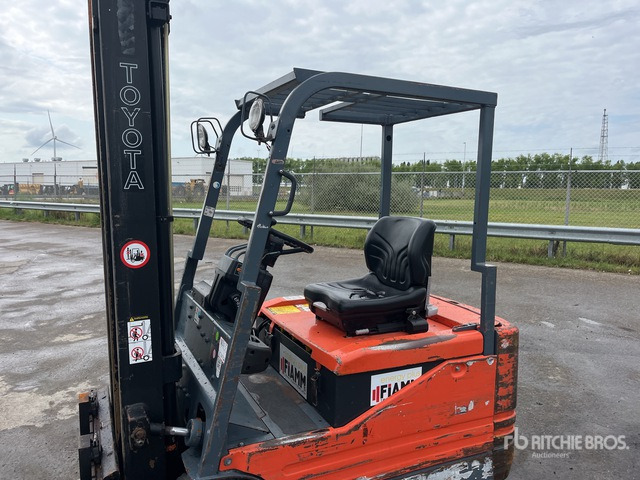 1993 Toyota 5FBE15 Electric Forklift - מלגזה חשמלית: תמונה 5 1993 Toyota 5FBE15 Electric Forklift - מלגזה חשמלית: תמונה 5
