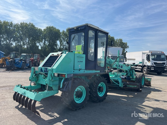 1996 HBM SHM3NA AWD Motor Grader - מכסחת תבואה/ עשבים: תמונה 3 1996 HBM SHM3NA AWD Motor Grader - מכסחת תבואה/ עשבים: תמונה 3