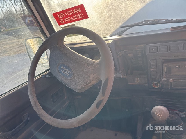 2010 Land Rover Defender (Inoperable) SUV - SUV: תמונה 5 2010 Land Rover Defender (Inoperable) SUV - SUV: תמונה 5