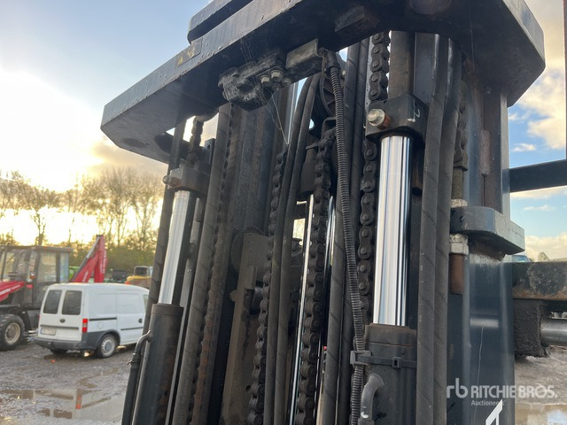 2011 Toyota 52-8FDF30 Forklift - מלגזת סולר: תמונה 5 2011 Toyota 52-8FDF30 Forklift - מלגזת סולר: תמונה 5