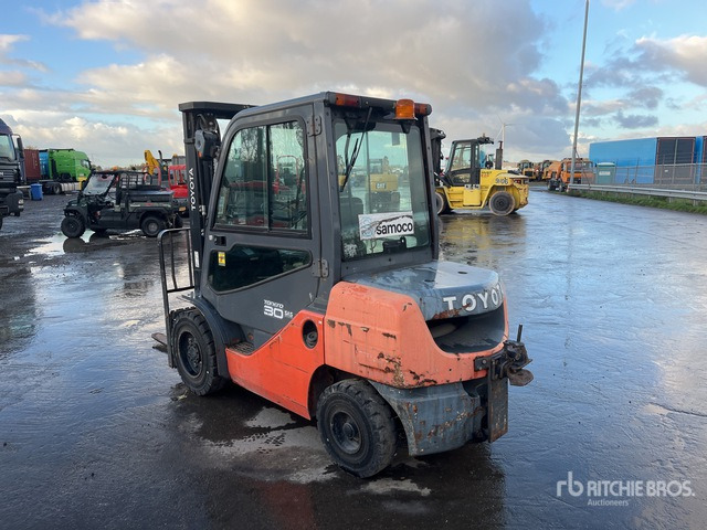 2011 Toyota 52-8FDF30 Forklift - מלגזת סולר: תמונה 4 2011 Toyota 52-8FDF30 Forklift - מלגזת סולר: תמונה 4