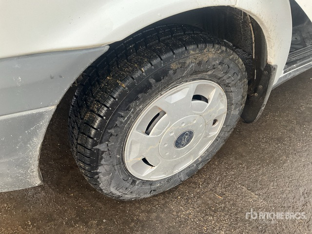 2012 Ford Transit 280M Cargo Van - כלי רכב מסחרי: תמונה 4 2012 Ford Transit 280M Cargo Van - כלי רכב מסחרי: תמונה 4