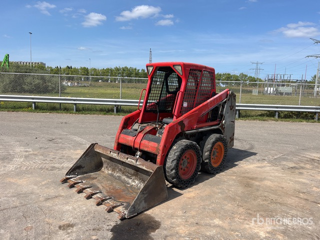 2013 Bobcat S130 Skid Steer Loader - מעמיס היגוי החלקה: תמונה 1 2013 Bobcat S130 Skid Steer Loader - מעמיס היגוי החלקה: תמונה 1