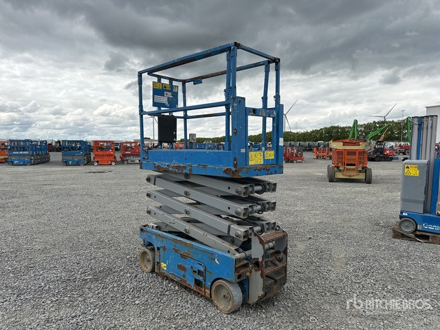 2014 Genie GS-1930 Electric Scissor Lift - מעלית מספריים: תמונה 3 2014 Genie GS-1930 Electric Scissor Lift - מעלית מספריים: תמונה 3