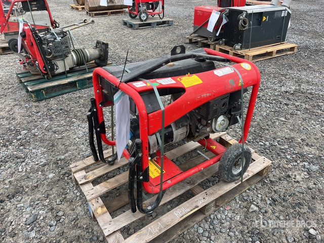 2014 Sdmo Perform 6500 XL Generator Set - ערכת גנרטורים: תמונה 4 2014 Sdmo Perform 6500 XL Generator Set - ערכת גנרטורים: תמונה 4