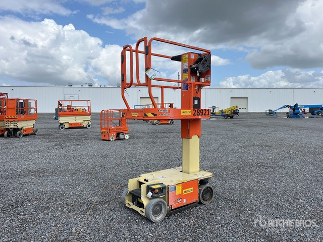 2015 JLG 1230ES Vertical Mast Lift - מעלית תורן אנכית: תמונה 4 2015 JLG 1230ES Vertical Mast Lift - מעלית תורן אנכית: תמונה 4