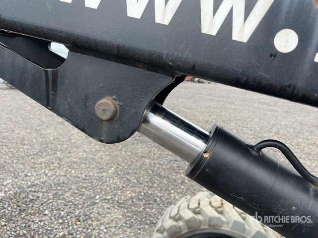 2016 Nifty-Lift HR17 4WD Hybrid Articulating Boom Lift - זרוע מרפקי: תמונה 4 2016 Nifty-Lift HR17 4WD Hybrid Articulating Boom Lift - זרוע מרפקי: תמונה 4