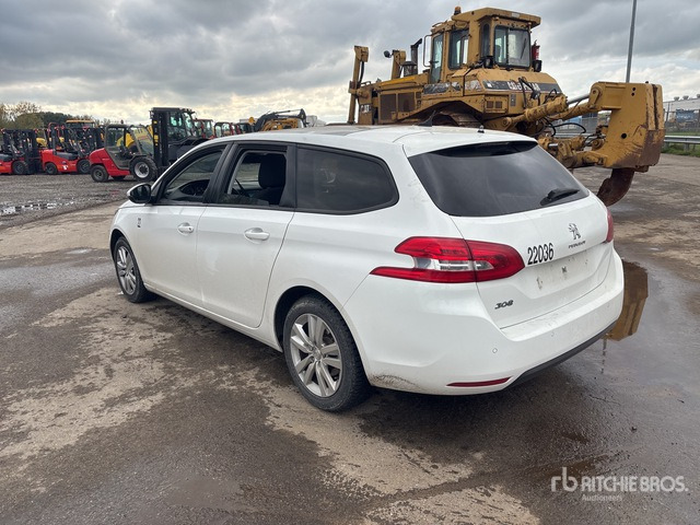 2016 Peugeot 308 Auto - מכונית: תמונה 4 2016 Peugeot 308 Auto - מכונית: תמונה 4