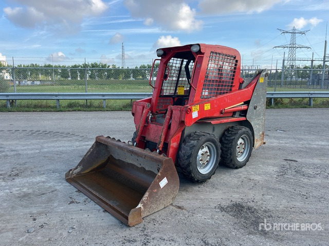 2017 Gehl Skid Steer Loader - מעמיס היגוי החלקה: תמונה 1 2017 Gehl Skid Steer Loader - מעמיס היגוי החלקה: תמונה 1