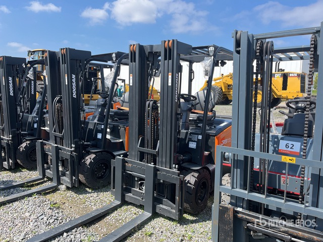2024 Doosan B35X-7 PLUS MAST - FFT, MFH 4380, OAL (Unused) Electric Forklift - מלגזה חשמלית: תמונה 1 2024 Doosan B35X-7 PLUS MAST - FFT, MFH 4380, OAL (Unused) Electric Forklift - מלגזה חשמלית: תמונה 1