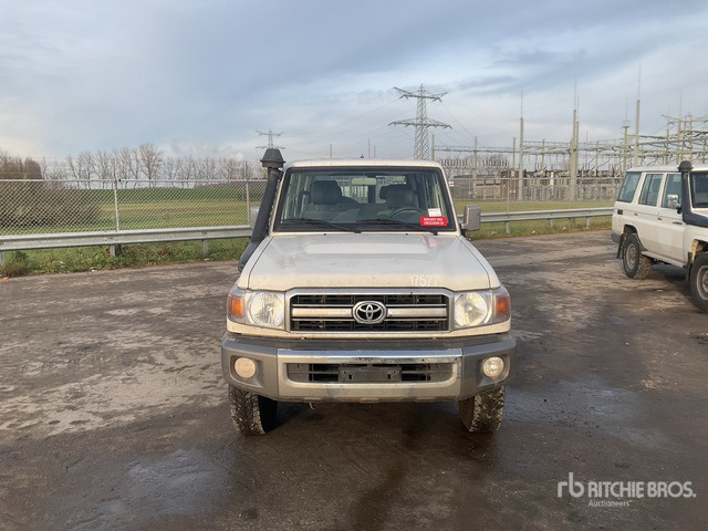 Toyota Land Cruiser SUV - SUV: תמונה 4 Toyota Land Cruiser SUV - SUV: תמונה 4