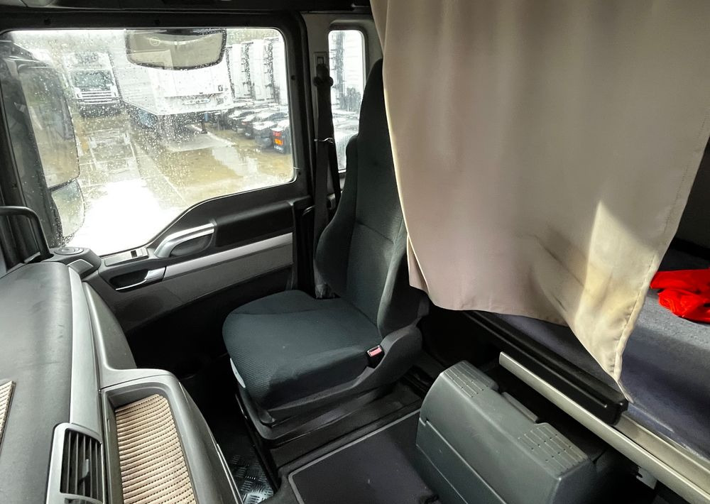 משאית צד נופל/ שטוחה, משאית מנוף MAN TGX 26.440 // 2009 // Palfinger PK 12001EH Radio // Oś skrętna i podnoszona //: תמונה 17 משאית צד נופל/ שטוחה, משאית מנוף MAN TGX 26.440 // 2009 // Palfinger PK 12001EH Radio // Oś skrętna i podnoszona //: תמונה 17