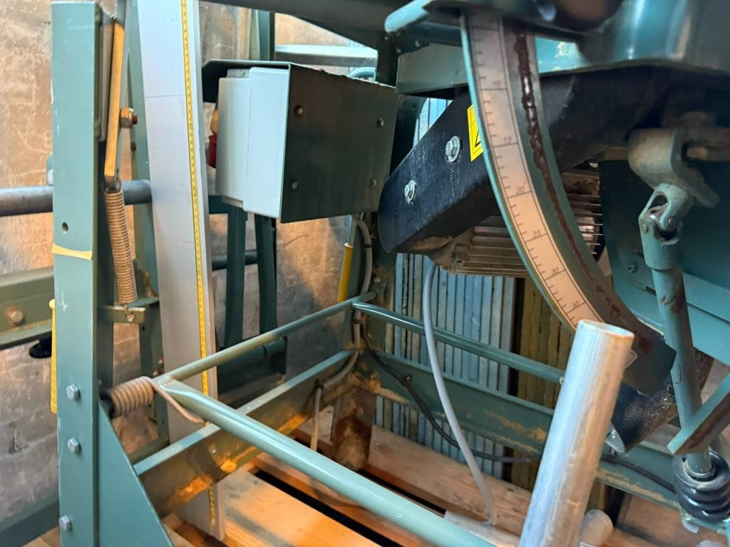 Ernex 1603 230/400 V gjerdesag med rullebord - מכונת עיבוד עץ: תמונה 5 Ernex 1603 230/400 V gjerdesag med rullebord - מכונת עיבוד עץ: תמונה 5