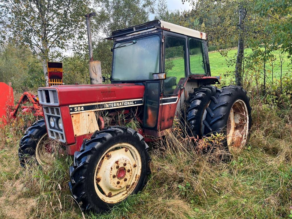 International Harvester 584 4WD - טרקטור חקלאי: תמונה 1 International Harvester 584 4WD - טרקטור חקלאי: תמונה 1