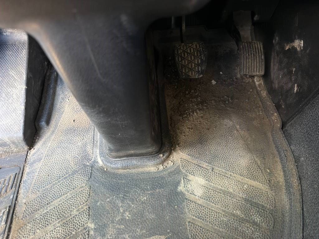 הַחכָּרָה Mercedes-Benz Actros 1833 Mercedes-Benz Actros 1833: תמונה 17 הַחכָּרָה Mercedes-Benz Actros 1833 Mercedes-Benz Actros 1833: תמונה 17