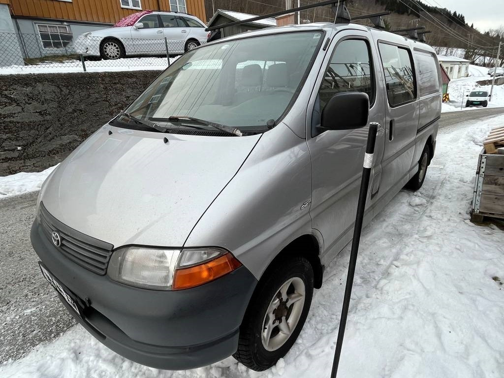 Toyota Hiace 4x4 kombi 6 seat - כלי רכב מסחרי קומבי: תמונה 2 Toyota Hiace 4x4 kombi 6 seat - כלי רכב מסחרי קומבי: תמונה 2