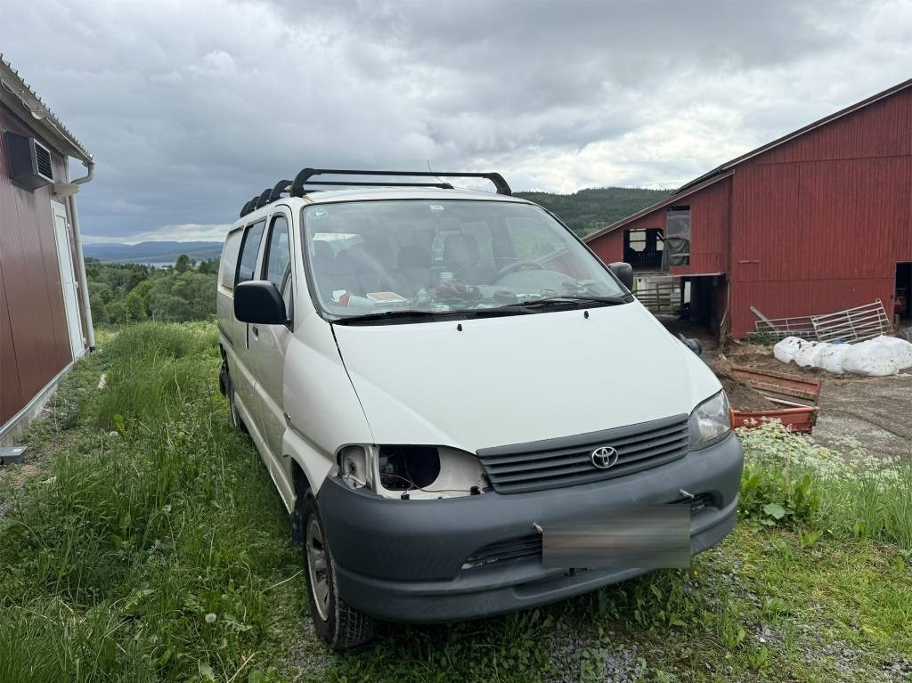 Toyota Hiace 4x4 - כלי רכב מסחרי קטן: תמונה 2 Toyota Hiace 4x4 - כלי רכב מסחרי קטן: תמונה 2