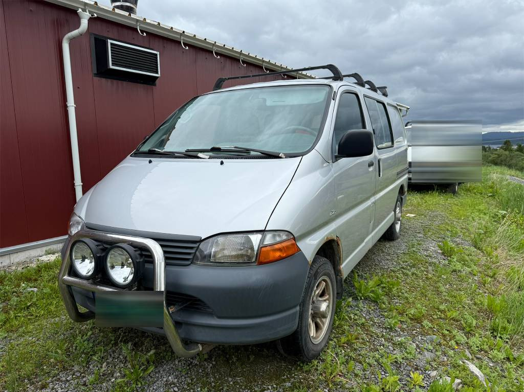 Toyota Hiace 4x4 - כלי רכב מסחרי עם לוח: תמונה 4 Toyota Hiace 4x4 - כלי רכב מסחרי עם לוח: תמונה 4