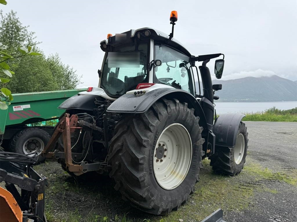 Valtra N 174 med frontlaster - טרקטור חקלאי: תמונה 3 Valtra N 174 med frontlaster - טרקטור חקלאי: תמונה 3