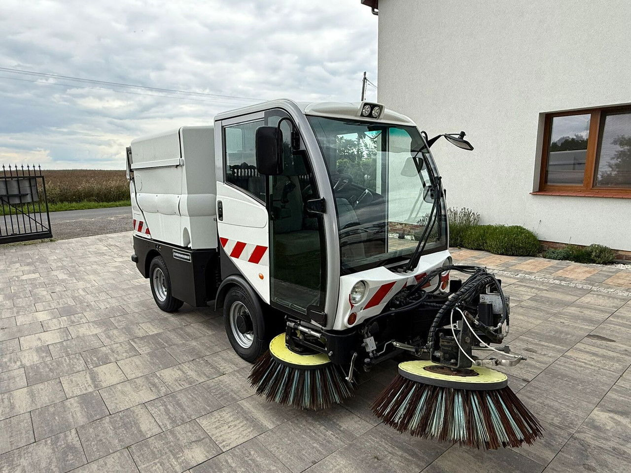 Bucher CityCat 2020 Zamiatarka 3 szczotki Klimatyzacja Ka mera cofania - מטאטא כבישים: תמונה 1 Bucher CityCat 2020 Zamiatarka 3 szczotki Klimatyzacja Ka mera cofania - מטאטא כבישים: תמונה 1