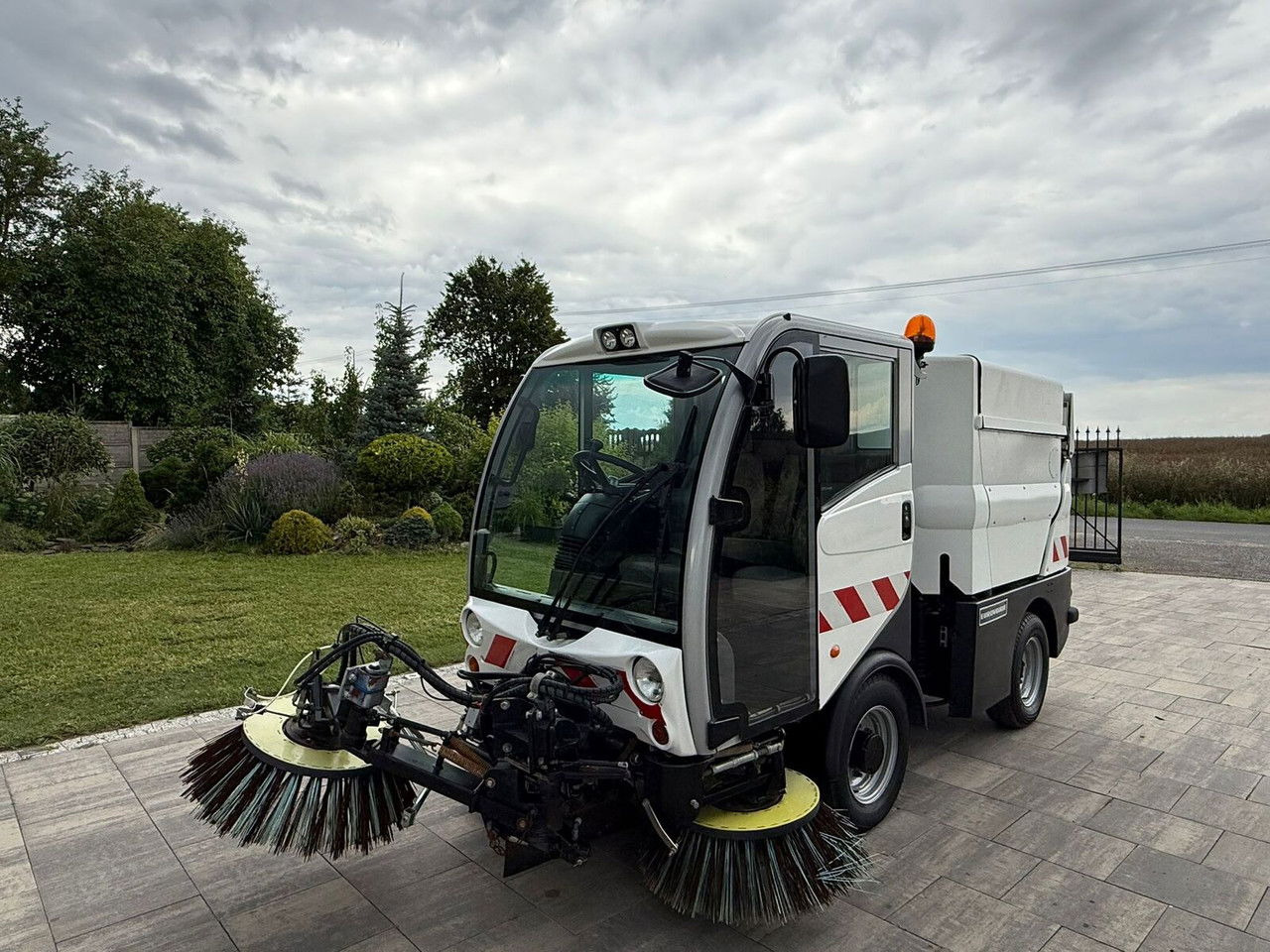 Bucher CityCat 2020 Zamiatarka 3 szczotki Klimatyzacja Ka mera cofania - מטאטא כבישים: תמונה 3 Bucher CityCat 2020 Zamiatarka 3 szczotki Klimatyzacja Ka mera cofania - מטאטא כבישים: תמונה 3