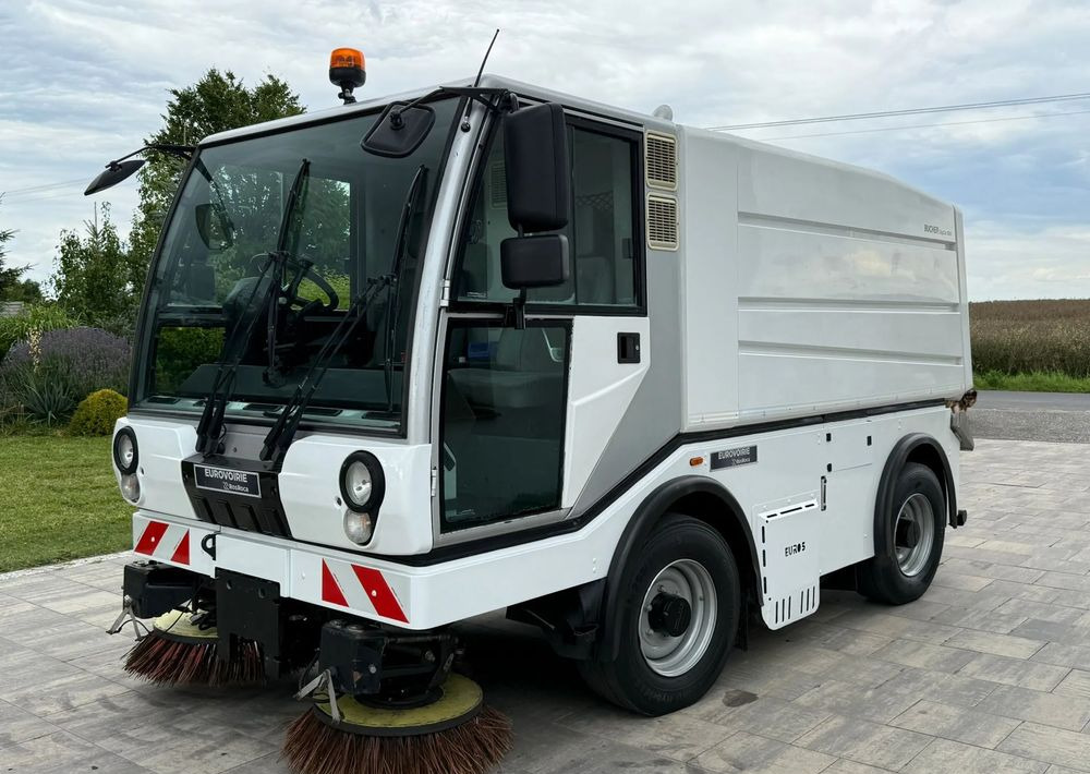 Inny Bucher Citycat 5000 - משאית אשפה: תמונה 3 Inny Bucher Citycat 5000 - משאית אשפה: תמונה 3