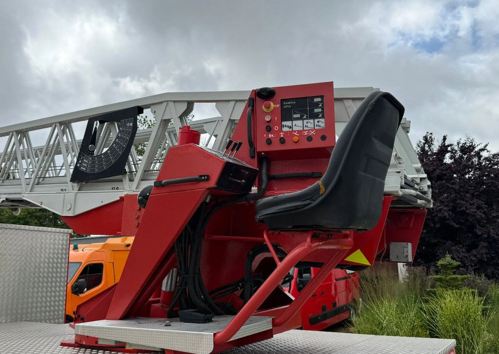 משאית אש Iveco Eurocargo 130E24: תמונה 11 משאית אש Iveco Eurocargo 130E24: תמונה 11