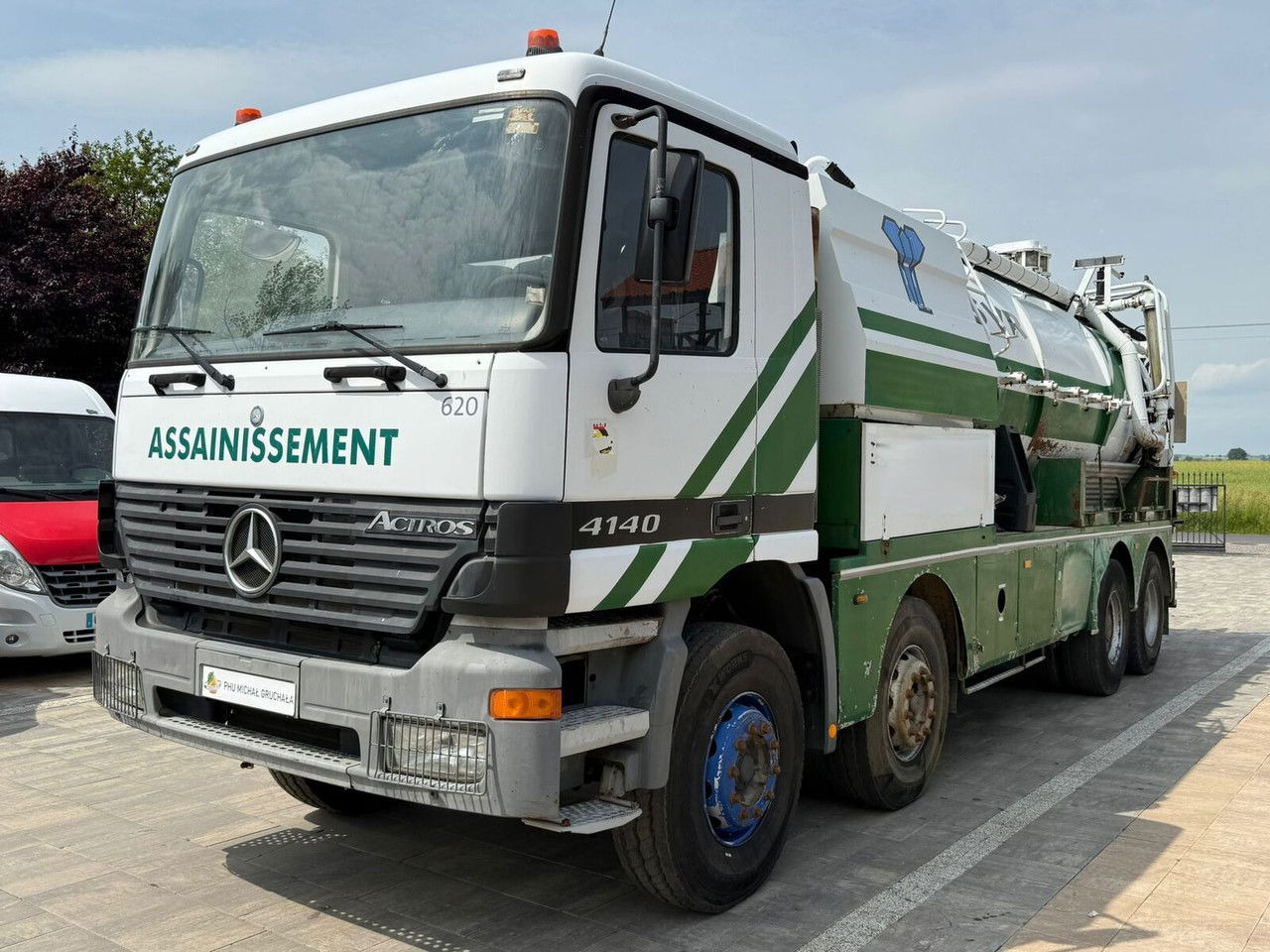 Mercedes-Benz Actros 4140 8x4 Wóz Asenizacyjny Beczkowóz 16500 Litrów - משאית ואקום: תמונה 3 Mercedes-Benz Actros 4140 8x4 Wóz Asenizacyjny Beczkowóz 16500 Litrów - משאית ואקום: תמונה 3