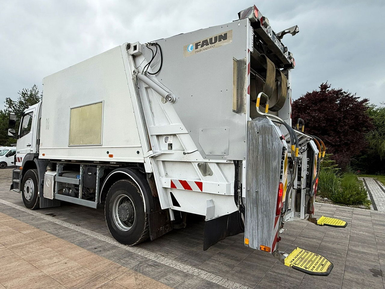 Mercedes-Benz Axor 1829 Faun VR3 TR2 - משאית אשפה: תמונה 5 Mercedes-Benz Axor 1829 Faun VR3 TR2 - משאית אשפה: תמונה 5