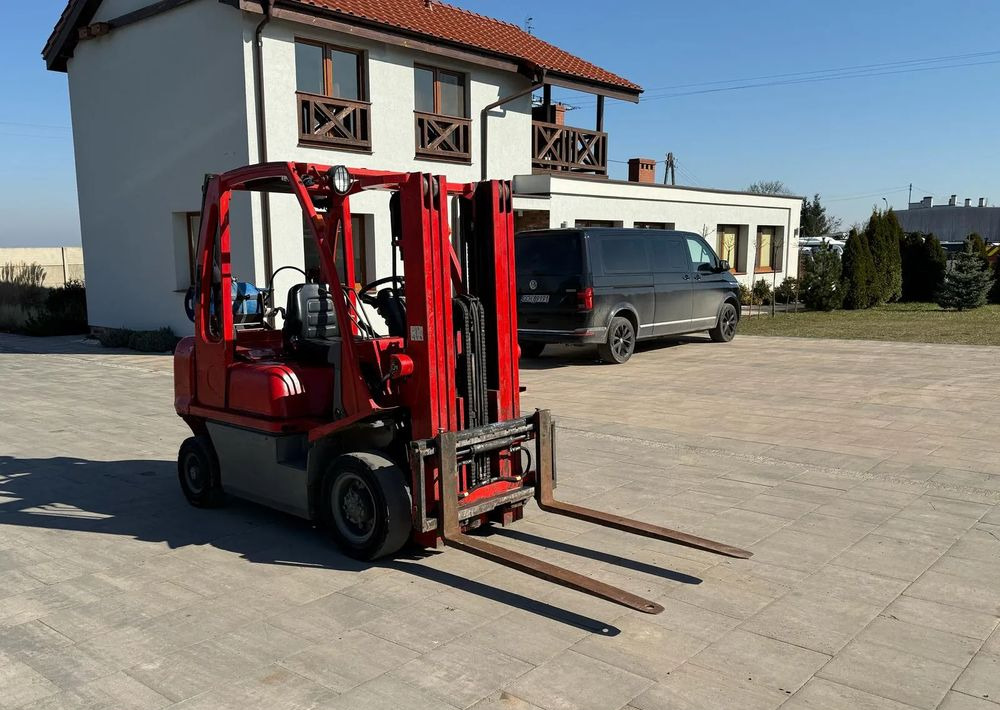 Nissan U1D2A25LQ - מלגזת LPG: תמונה 4 Nissan U1D2A25LQ - מלגזת LPG: תמונה 4