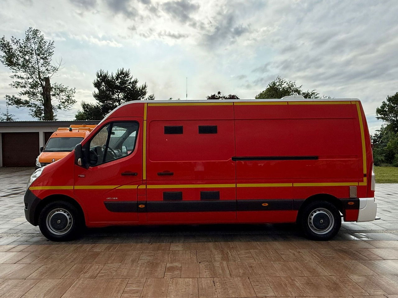 Renault Master 2016 Rok Ambulans Karetka Pogotowie - אמבולנס: תמונה 5 Renault Master 2016 Rok Ambulans Karetka Pogotowie - אמבולנס: תמונה 5