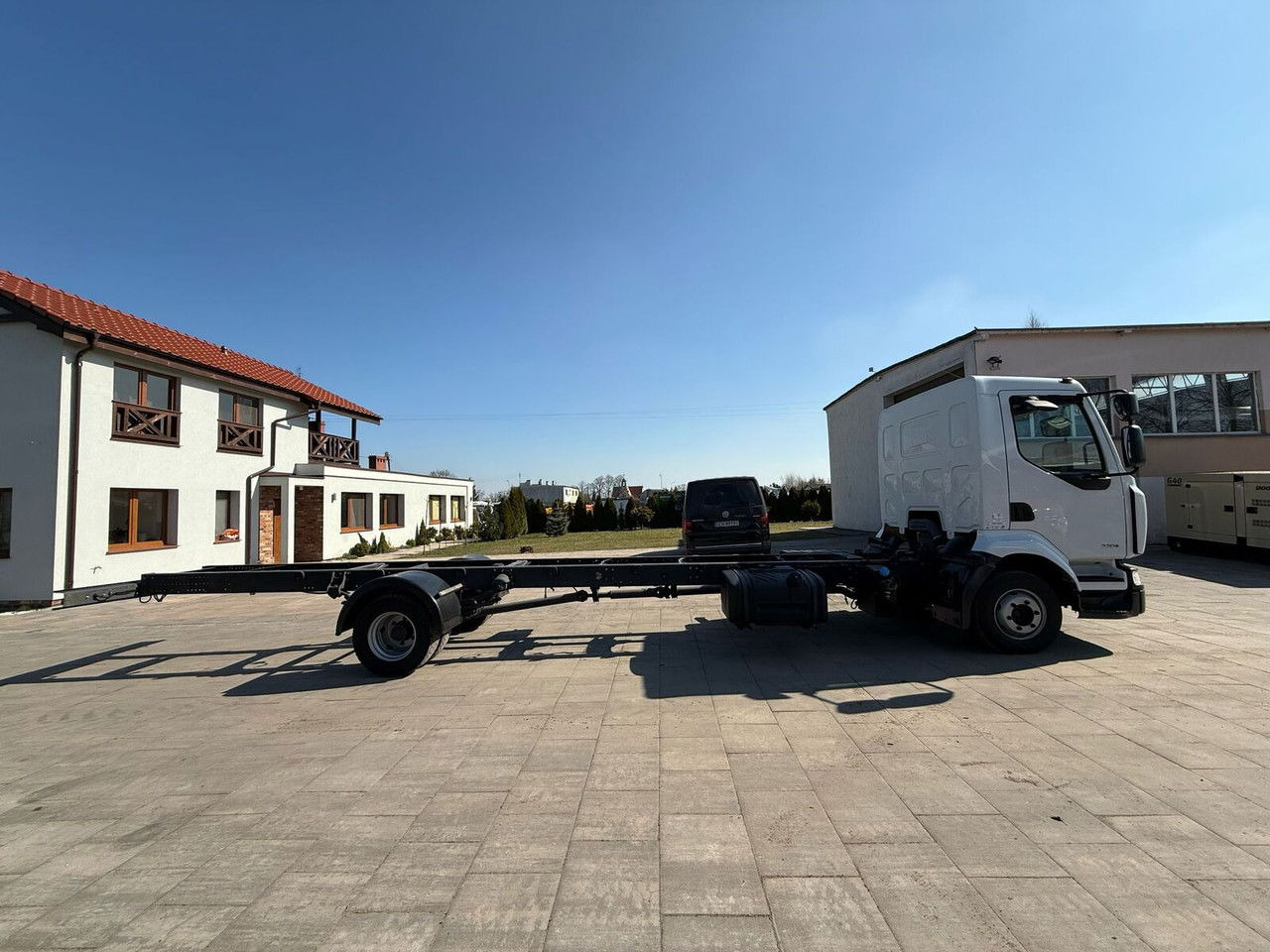 Renault Midlum 220 - משאית עם שלדת תא: תמונה 4 Renault Midlum 220 - משאית עם שלדת תא: תמונה 4
