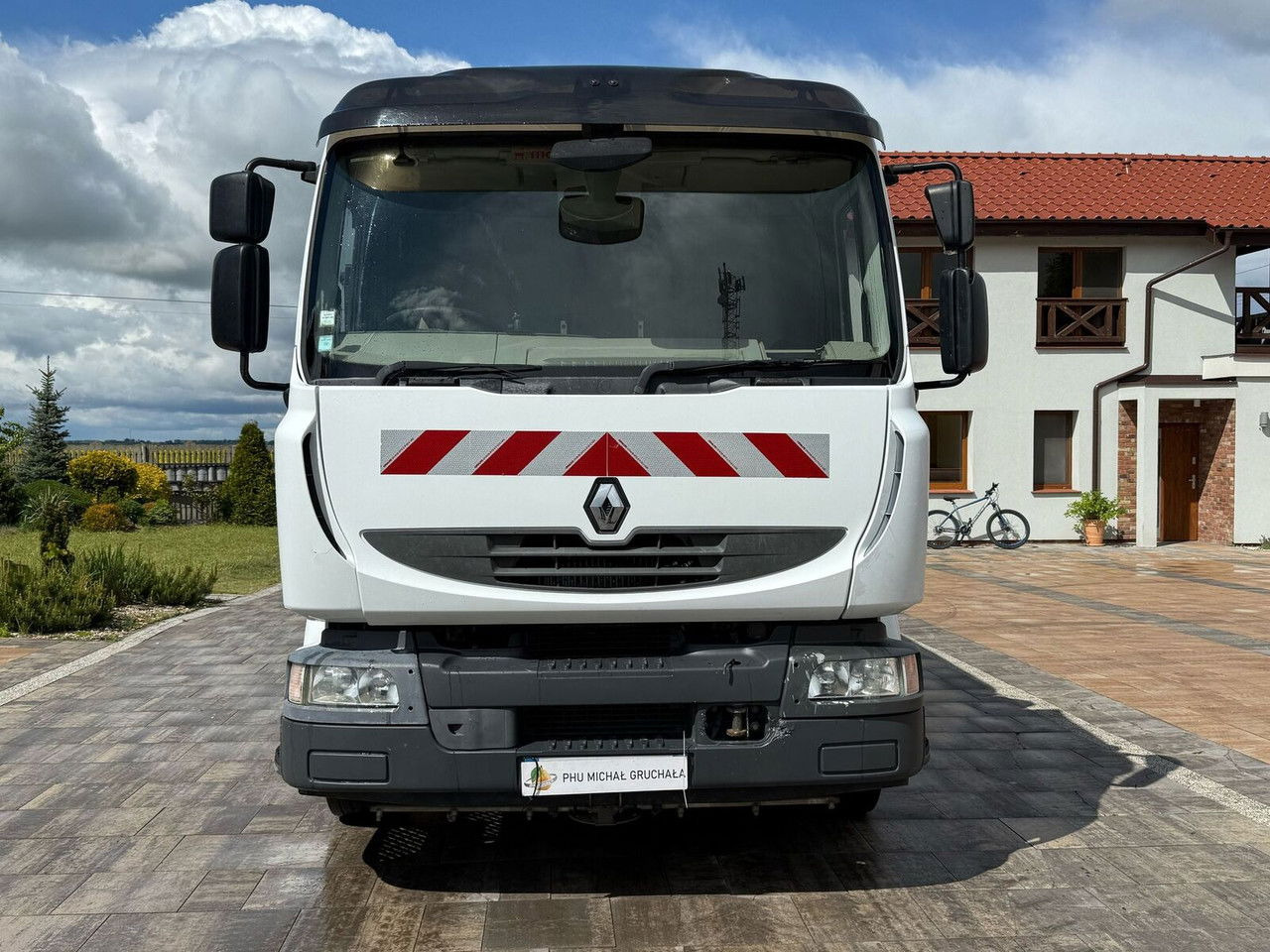 Renault Midlum 270 DXi - מטאטא כבישים: תמונה 2 Renault Midlum 270 DXi - מטאטא כבישים: תמונה 2