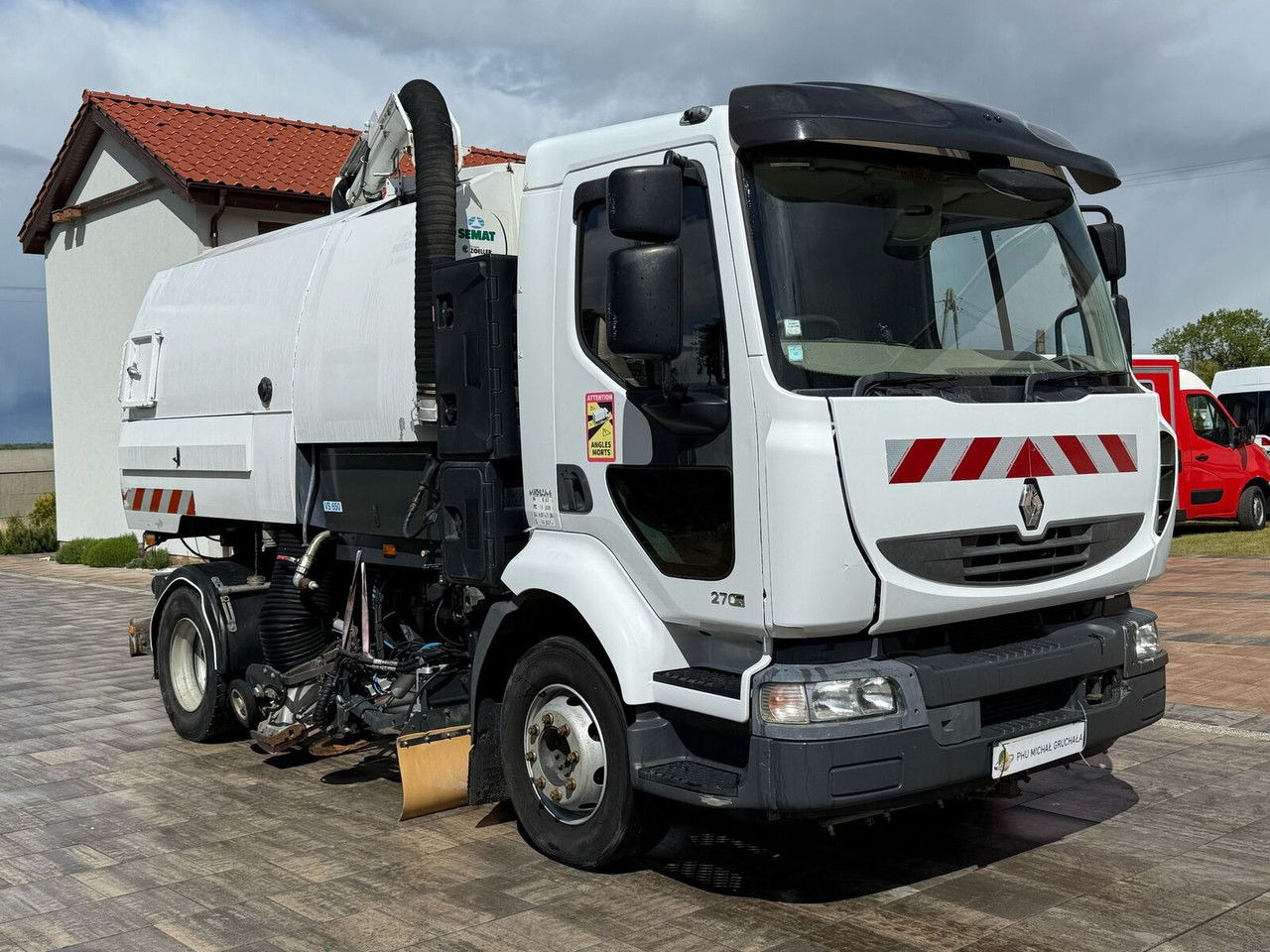 Renault Midlum 270 DXi - מטאטא כבישים: תמונה 1 Renault Midlum 270 DXi - מטאטא כבישים: תמונה 1