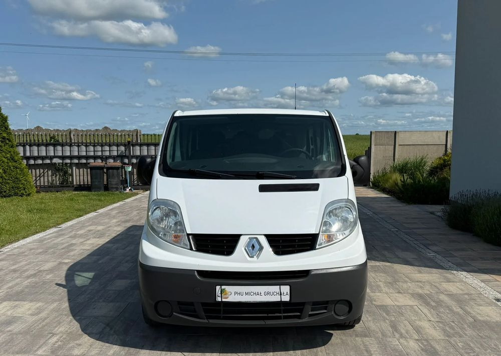Renault Trafic - כלי רכב מסחרי קומבי: תמונה 2 Renault Trafic - כלי רכב מסחרי קומבי: תמונה 2