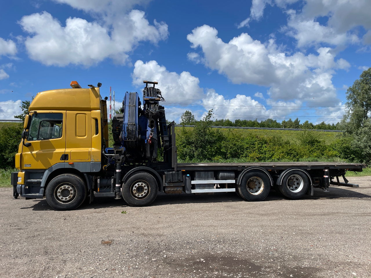 DAF CF 85.410 PM 80 crane laadkraan met jib en frontstempels - משאית מנוף: תמונה 4 DAF CF 85.410 PM 80 crane laadkraan met jib en frontstempels - משאית מנוף: תמונה 4