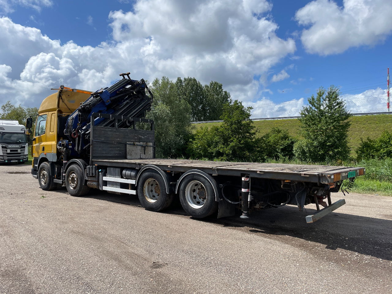 DAF CF 85.410 PM 80 crane laadkraan met jib en frontstempels - משאית מנוף: תמונה 5 DAF CF 85.410 PM 80 crane laadkraan met jib en frontstempels - משאית מנוף: תמונה 5