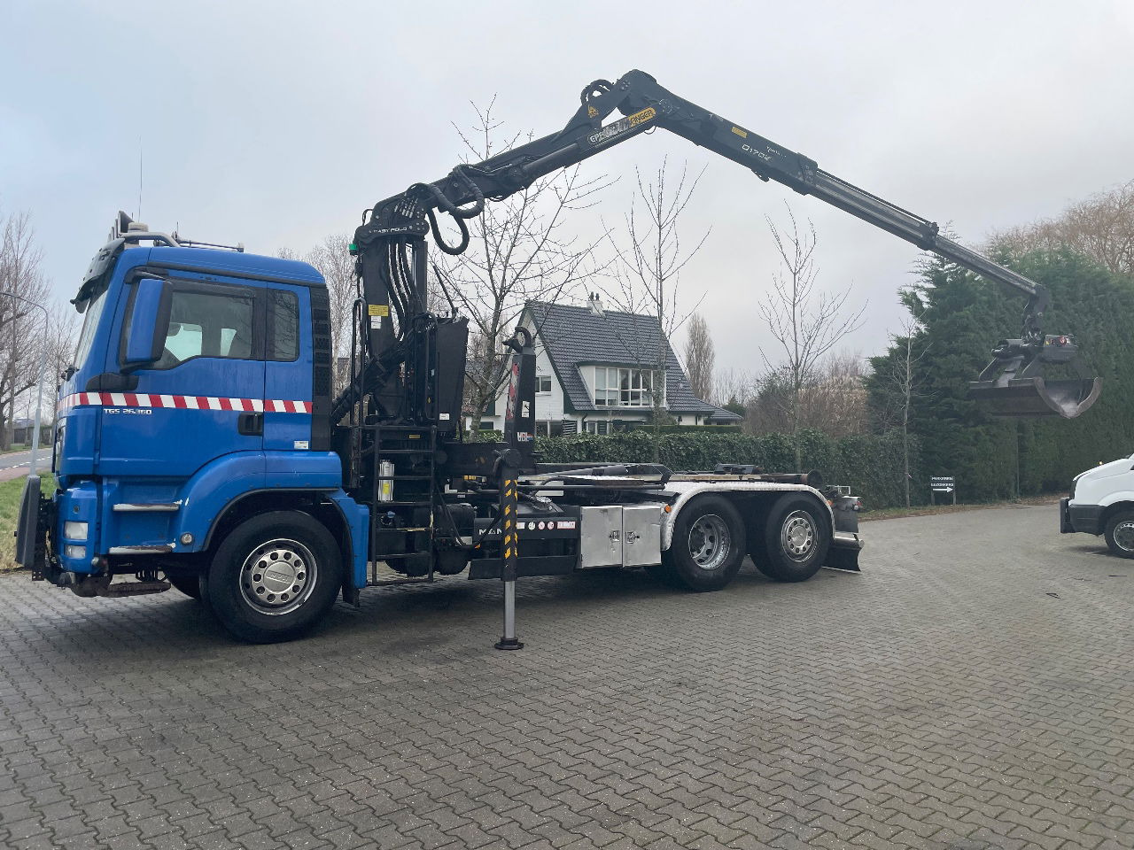 MAN TGS 26.360 with palfinger Z crane, remote controled crane - מוביל מכולות/ משאית החלפת גוף, משאית מנוף: תמונה 2 MAN TGS 26.360 with palfinger Z crane, remote controled crane - מוביל מכולות/ משאית החלפת גוף, משאית מנוף: תמונה 2