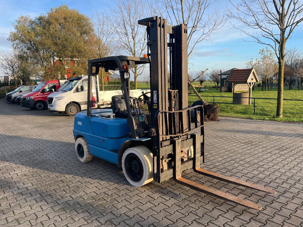 Nissan 3.5 tons diesel heftruck triplo 5.50m Hefhoogte 2000 uur - מלגזה: תמונה 4 Nissan 3.5 tons diesel heftruck triplo 5.50m Hefhoogte 2000 uur - מלגזה: תמונה 4