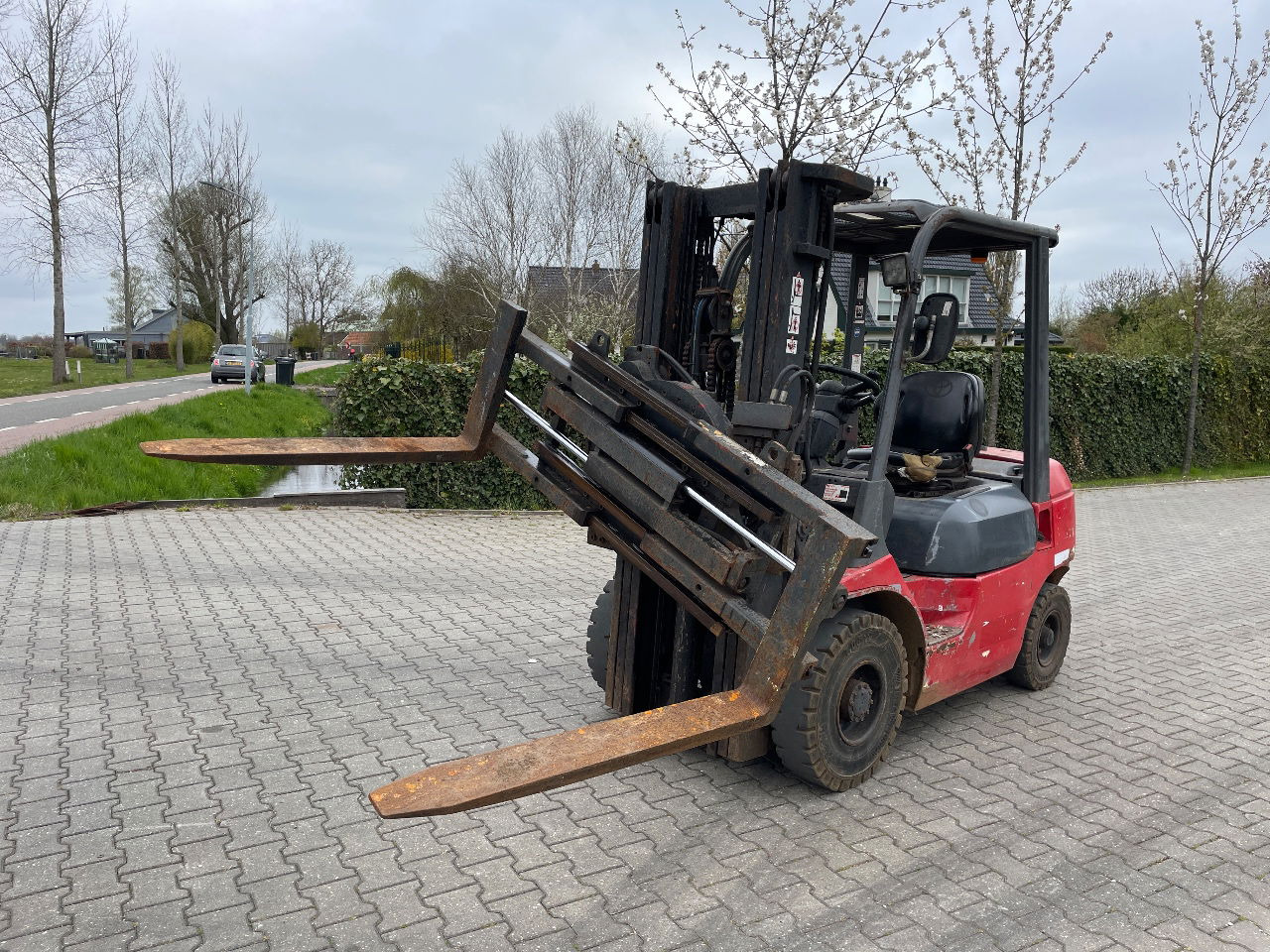 Toyota 62 7FDF25 2.5 ton diesel triplo vorkversteller rotator - מלגזה: תמונה 1 Toyota 62 7FDF25 2.5 ton diesel triplo vorkversteller rotator - מלגזה: תמונה 1