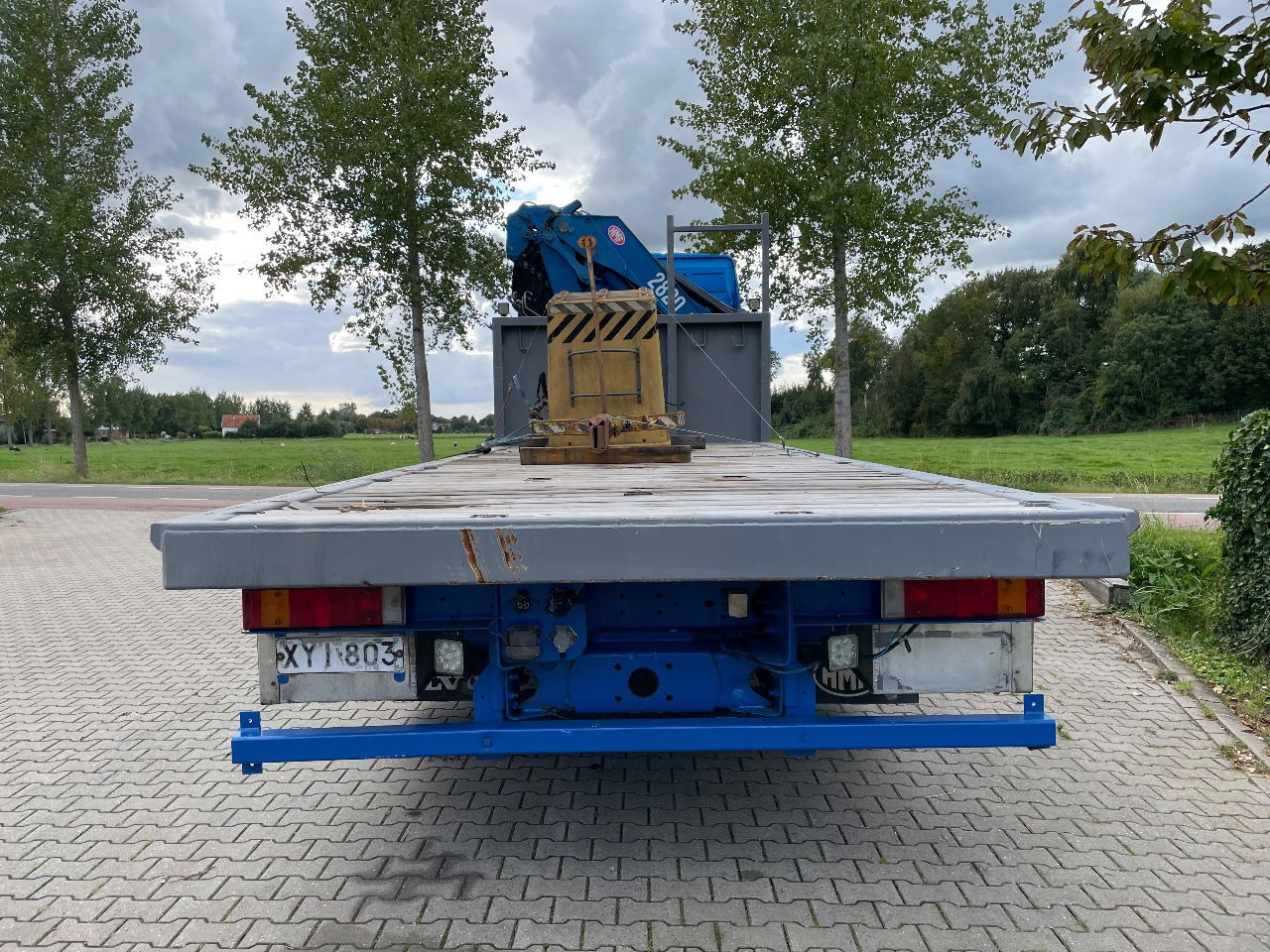 Volvo FH 16 FH16 420 with HMF 2820 crane with jib and front stamps Very Good Condition - משאית מנוף: תמונה 4 Volvo FH 16 FH16 420 with HMF 2820 crane with jib and front stamps Very Good Condition - משאית מנוף: תמונה 4