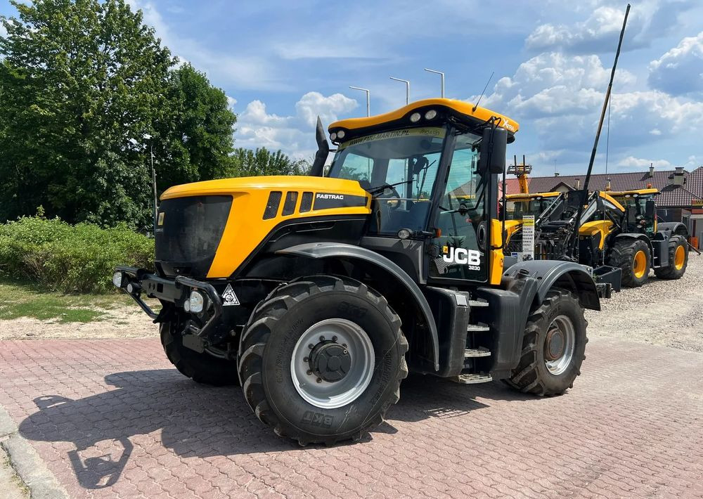 JCB JCB Fastrac 3230 Xtra - טרקטור חקלאי: תמונה 1 JCB JCB Fastrac 3230 Xtra - טרקטור חקלאי: תמונה 1