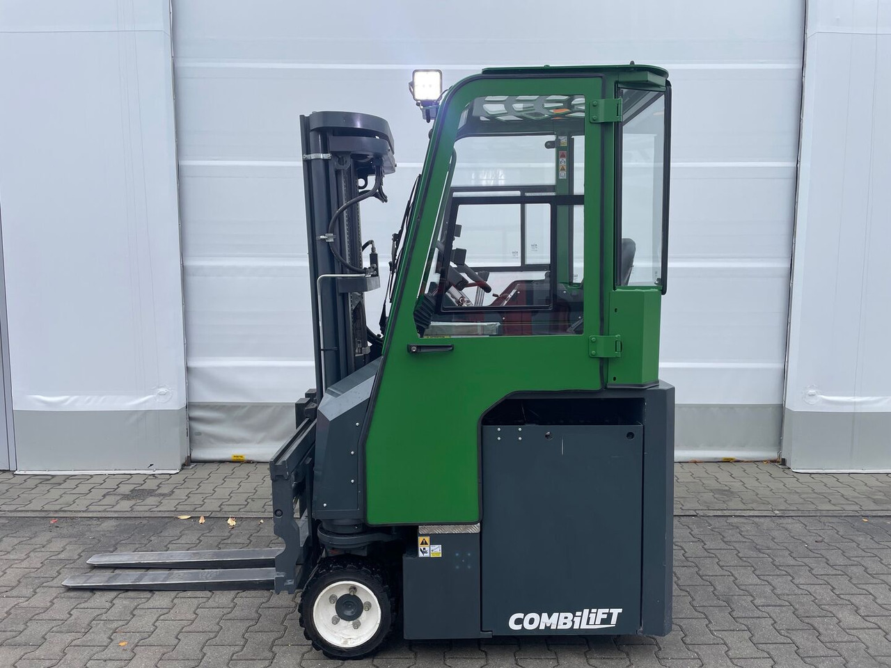 Combilift CBE 2500 - משאית הגעה ב-4 דרכים: תמונה 1 Combilift CBE 2500 - משאית הגעה ב-4 דרכים: תמונה 1
