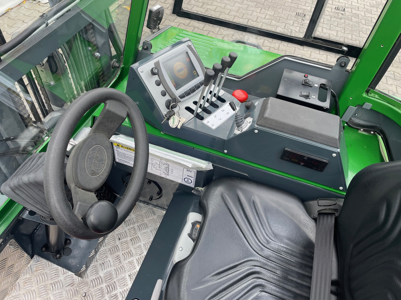 Combilift CBE 2500 - משאית הגעה ב-4 דרכים: תמונה 5 Combilift CBE 2500 - משאית הגעה ב-4 דרכים: תמונה 5